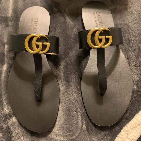 black gucci thong sandals